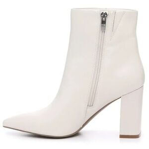 NWT Marc Fisher White Boots